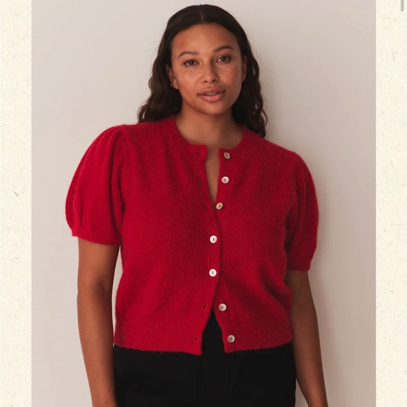 red doen cardigan 🍎 - Picture 2 of 9